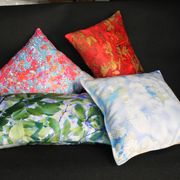 Coussin en velours “Bleutée”