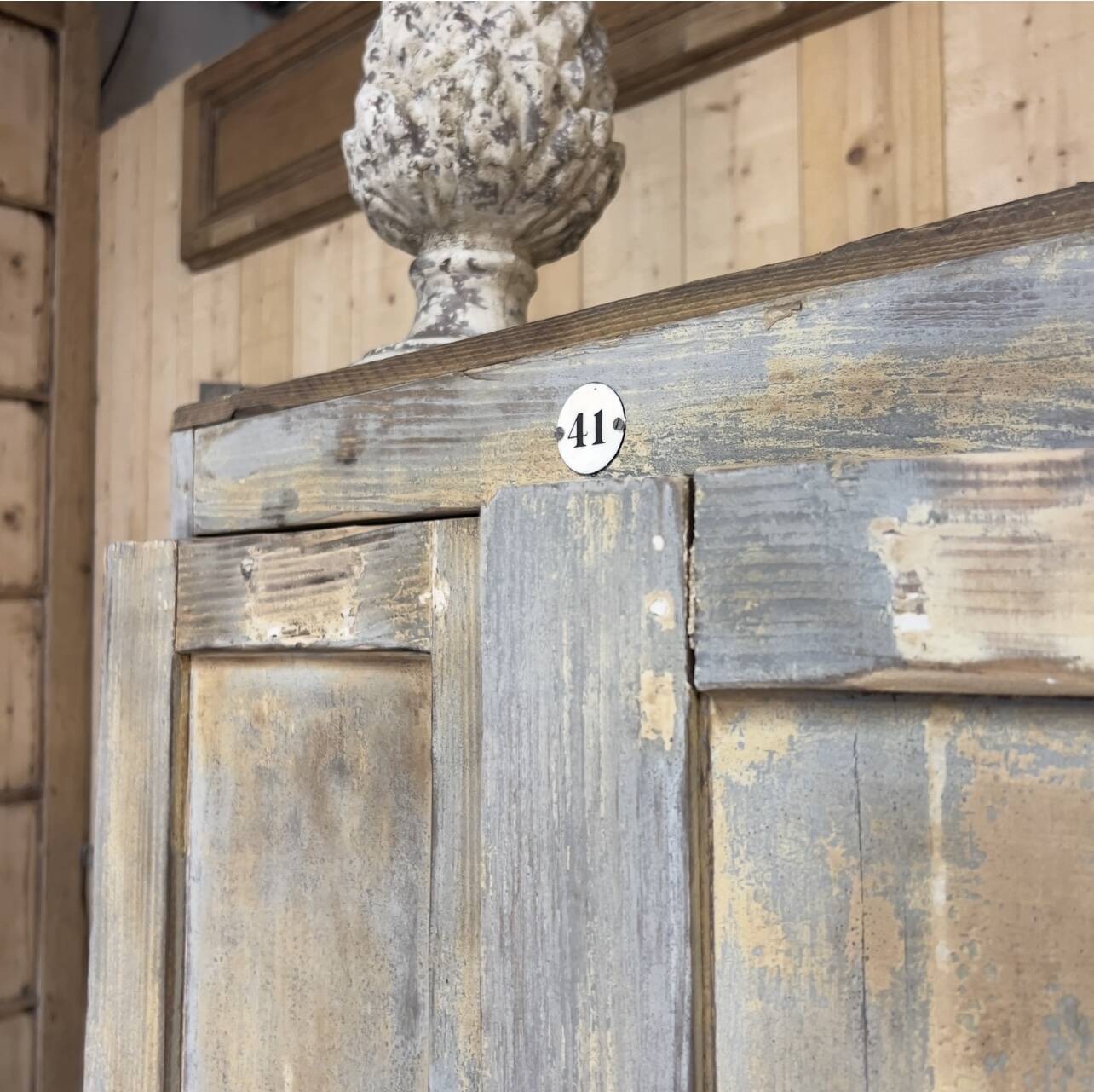 Patinated workshop locker N.41