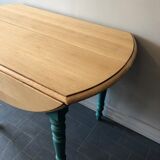 Roundtable with flaps and extensions