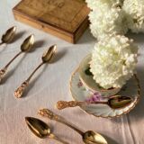 Set of 6 silver-gilt teaspoons, 2nd grade neck brace hallmark, 14 cm, in its box, late 19th century. Early 20th century