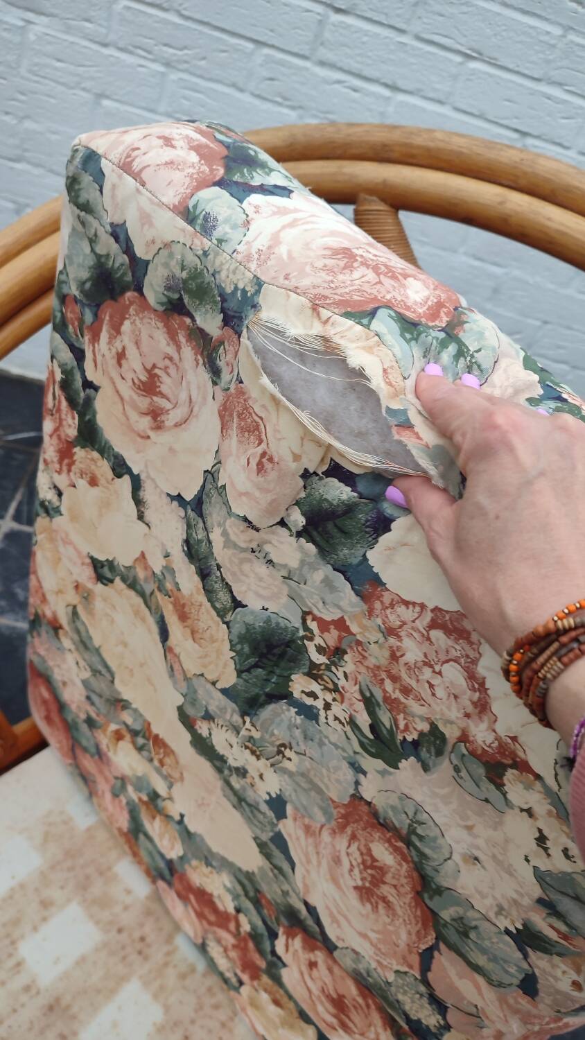 Set of 2 rattan armchairs with a bench.