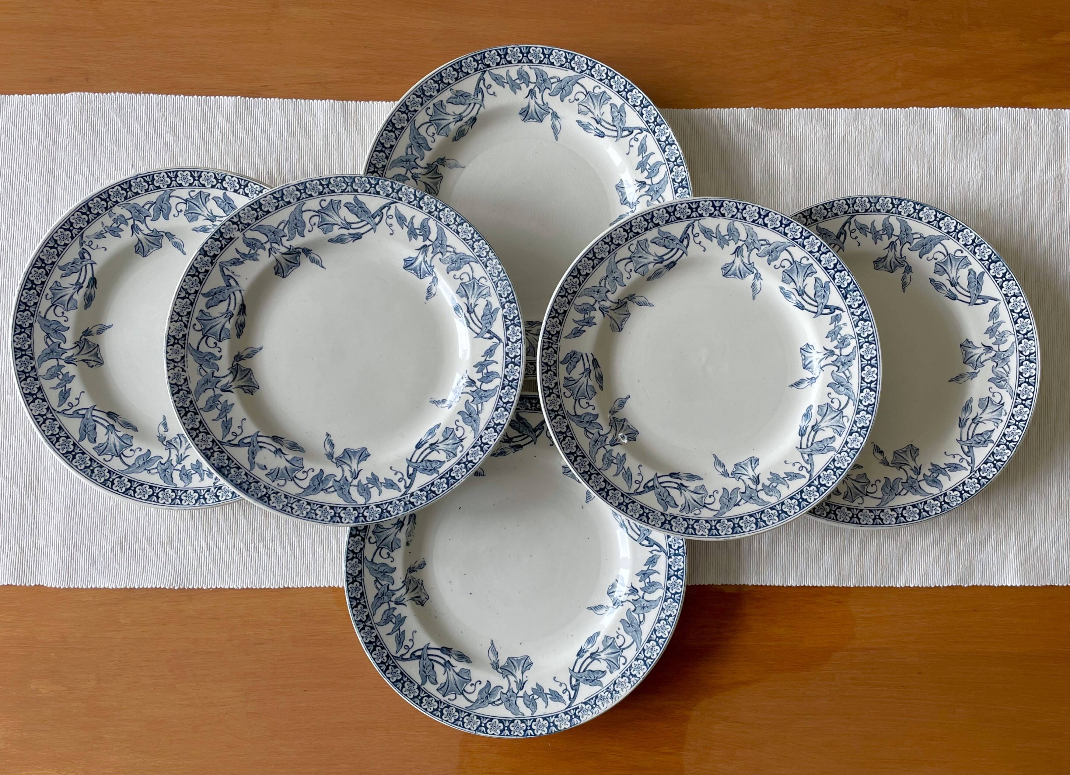 6 antique flat plates in Saint-Amand earthenware (Nord)