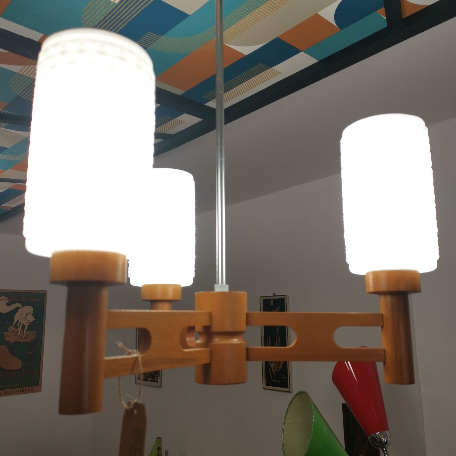 Lustre en bois et opaline République Tchèque 1970