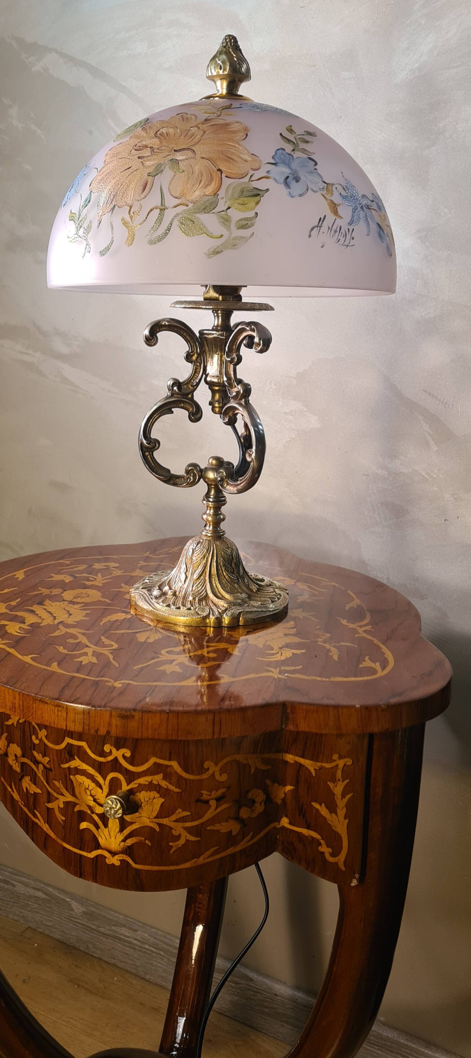 Bronze lamp painting on lampshade signed glass 47x28