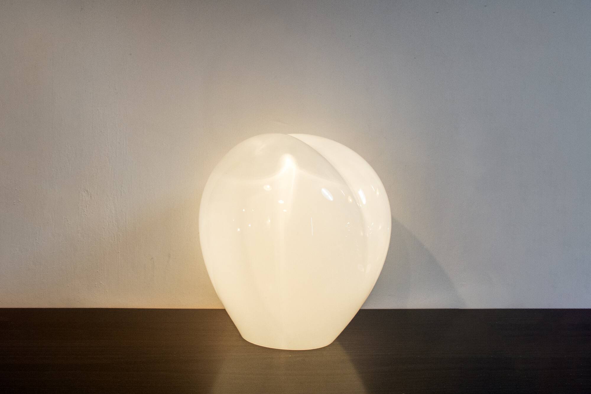 Lampada da tavolo Nonzolo L428 di Michael Red per  Vistosi Anni '70