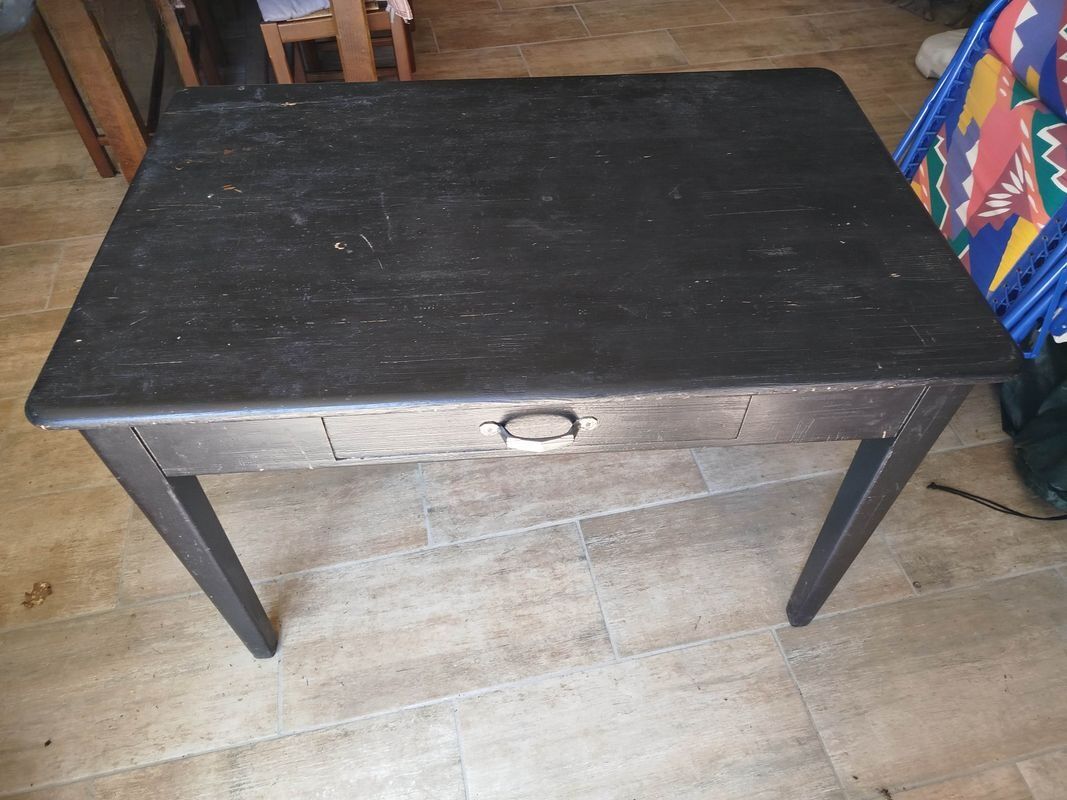 Table de cuisine ancienne
