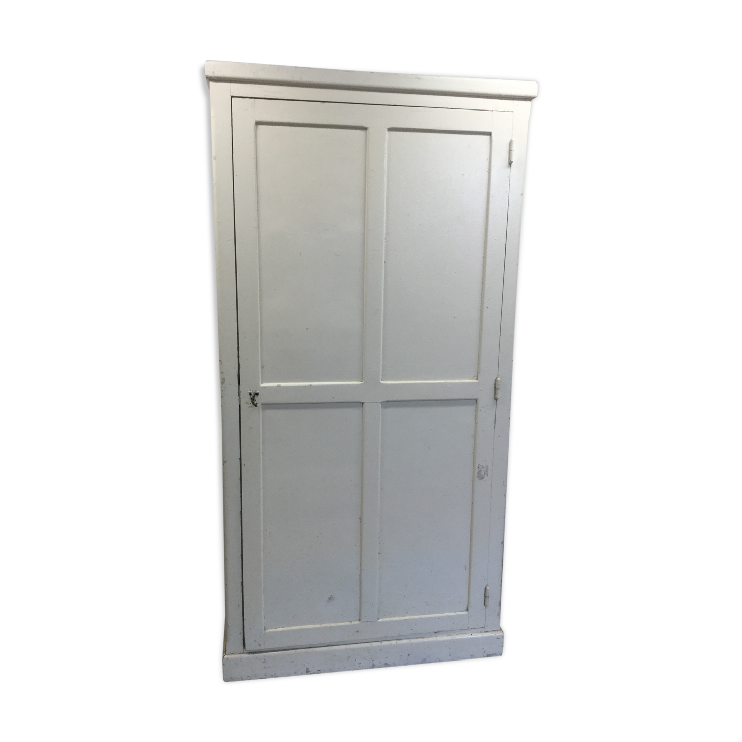 Armoire parisienne