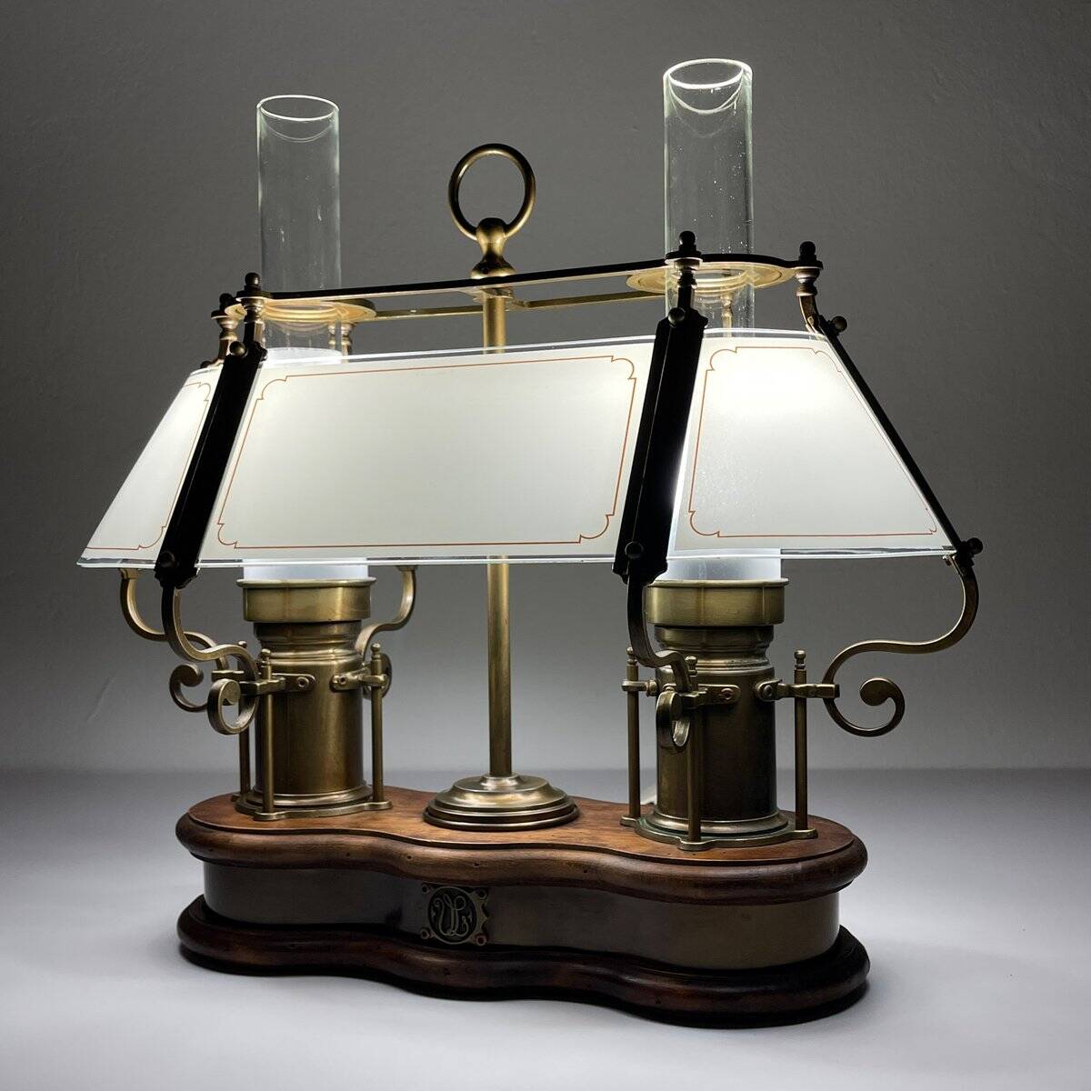 Lampe de table vintage en bois et laiton par Qvist & co, Suède, années 1970