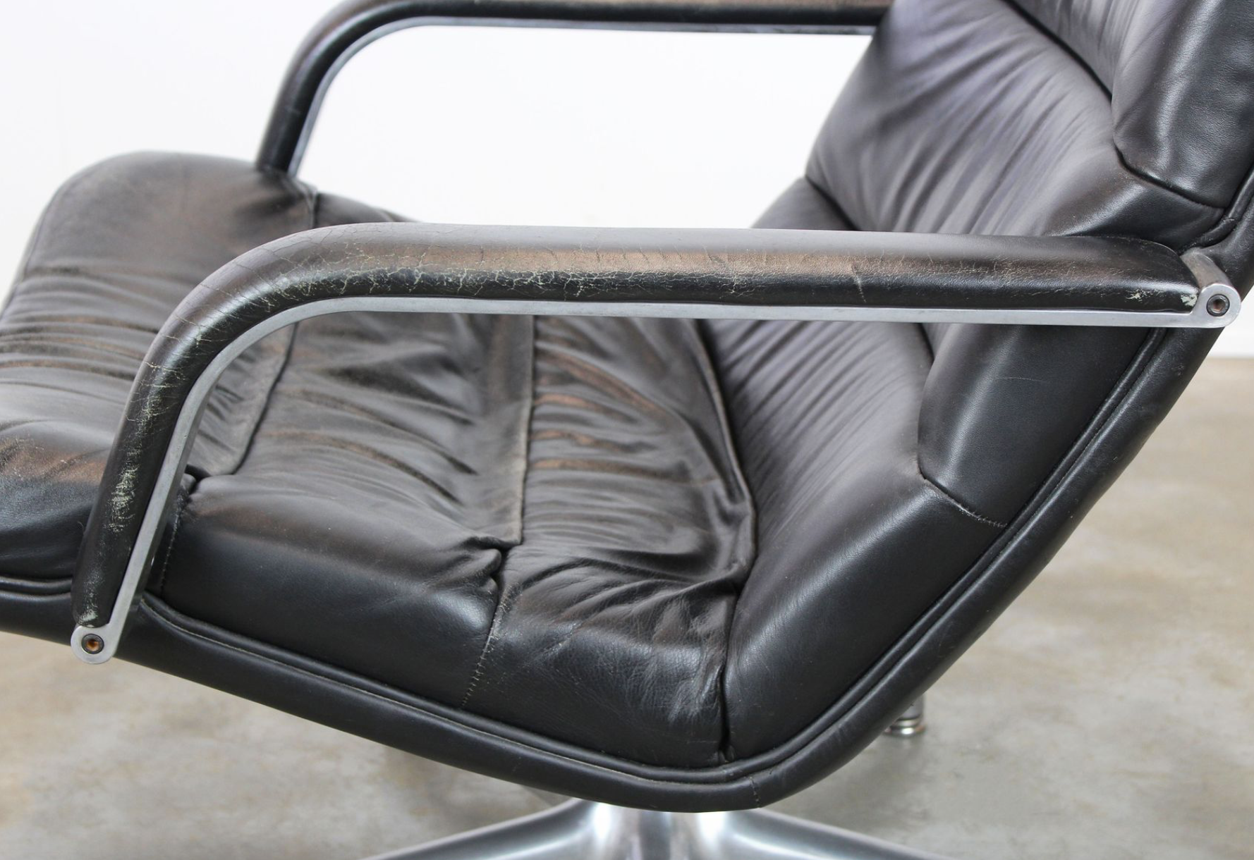 Black leather F141 armchair by Geoffrey Harcourt for Artifort 1970s