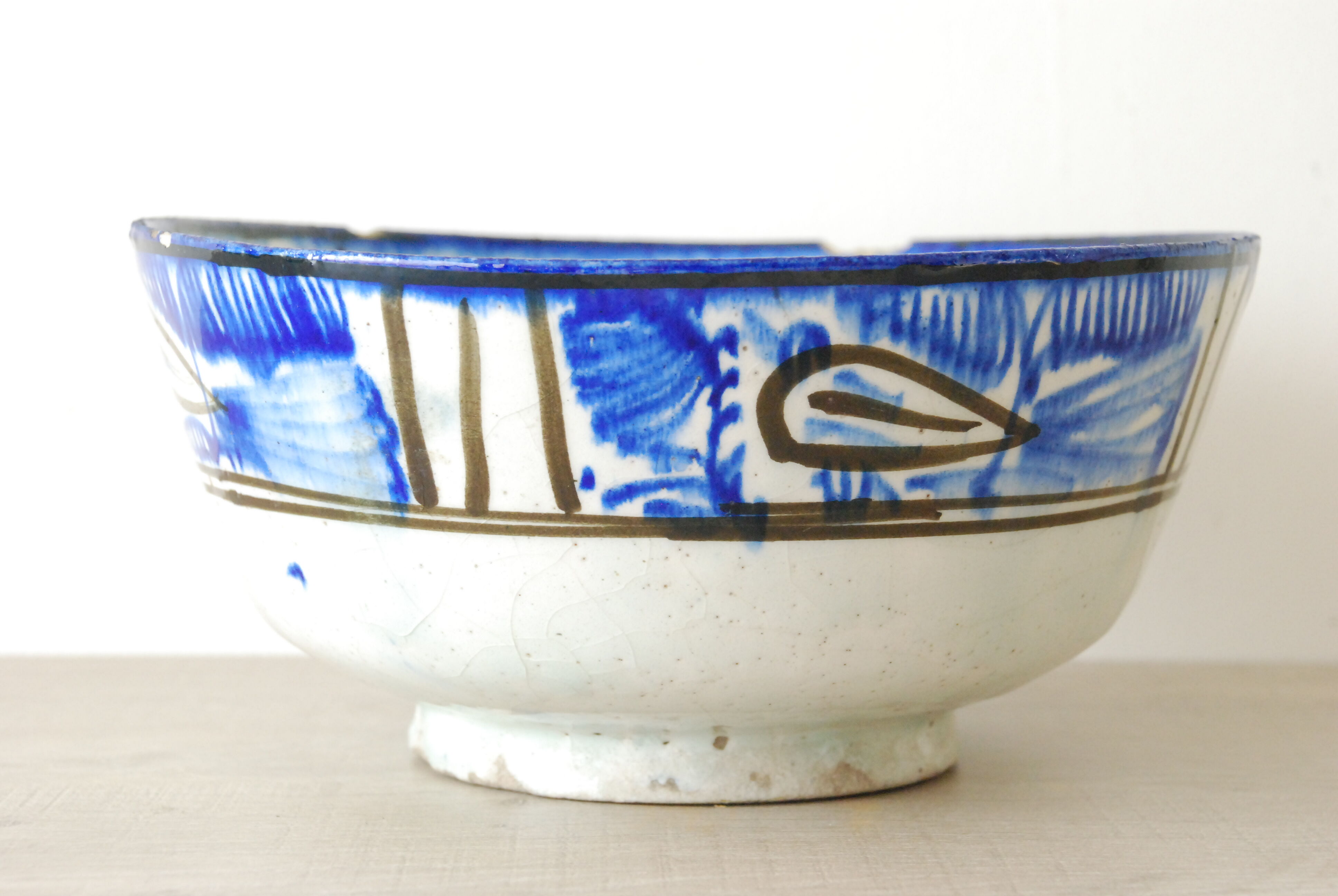 Coupe ancienne orientale en faïence