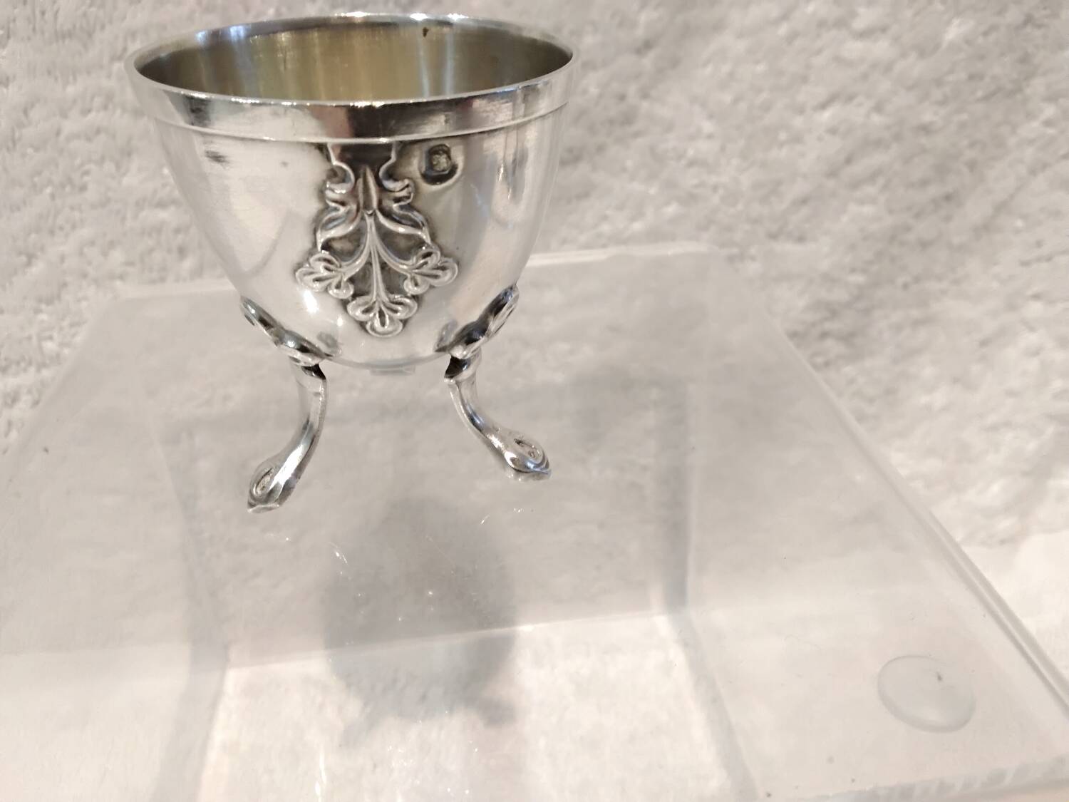 Beautiful 950 silver tripod egg cup in the Art Nouveau style by Minerva Queille