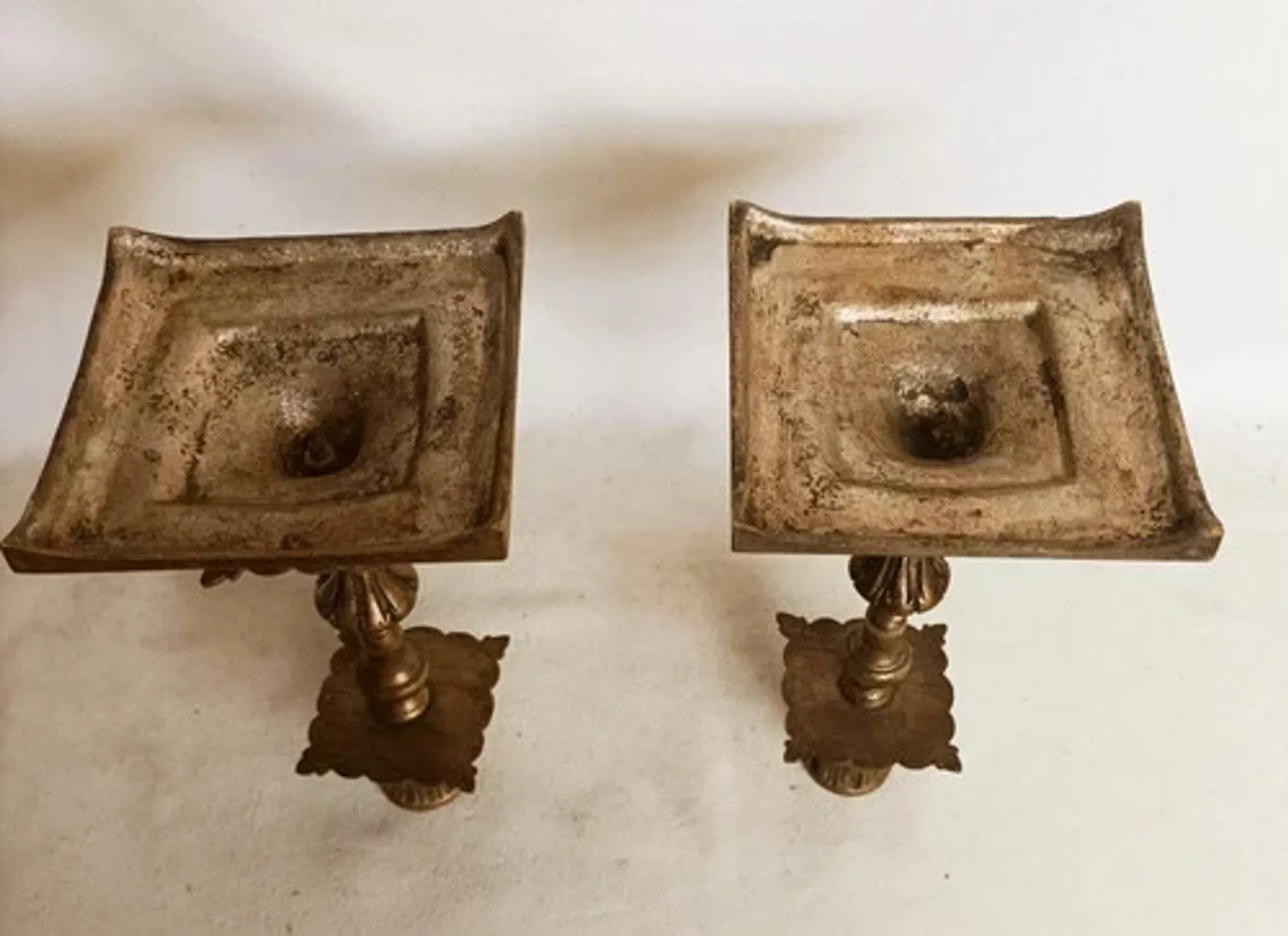 Remarkable pair of candlesticks in bronze, formerly silver-plated, from the 19th century.