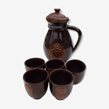 Jug and 5 cups