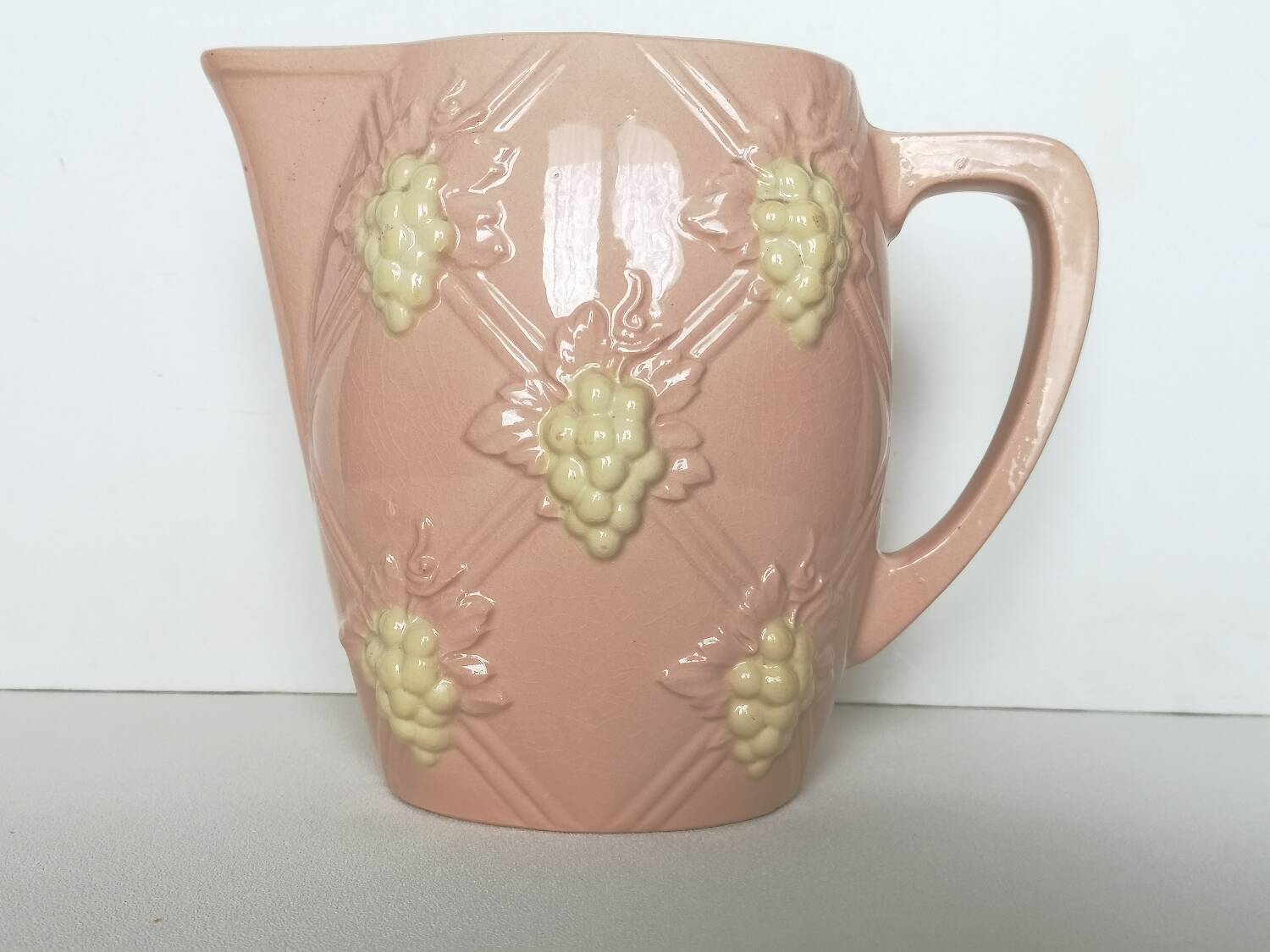 Pitcher slip digoin sarreguemines grape decor