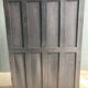 Armoire parisienne étagères