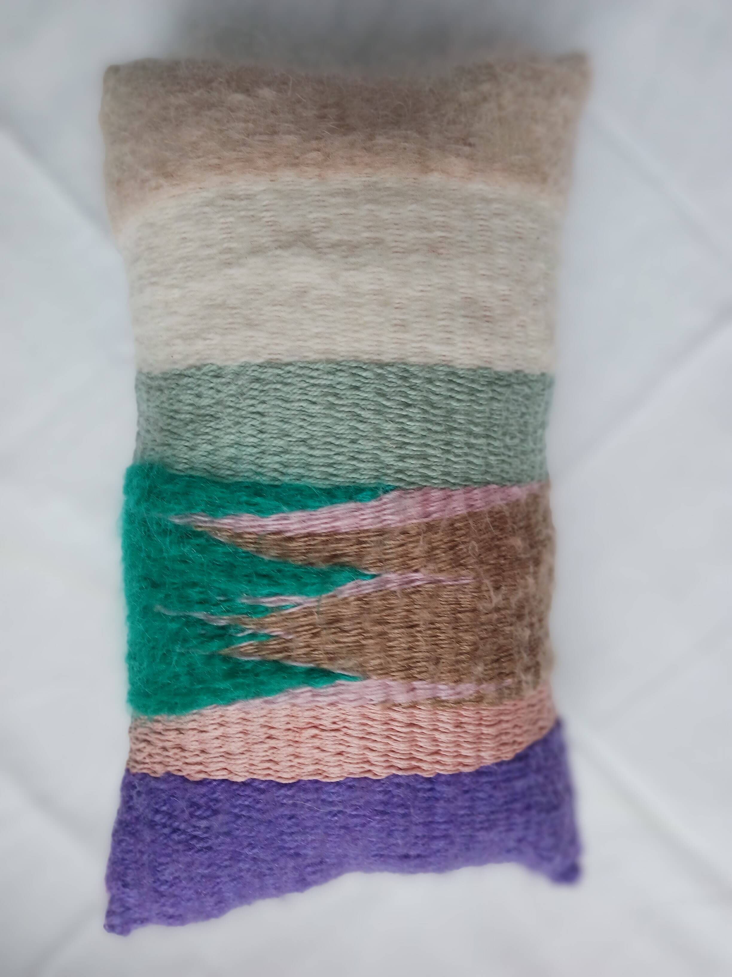 Wool weaving cushion