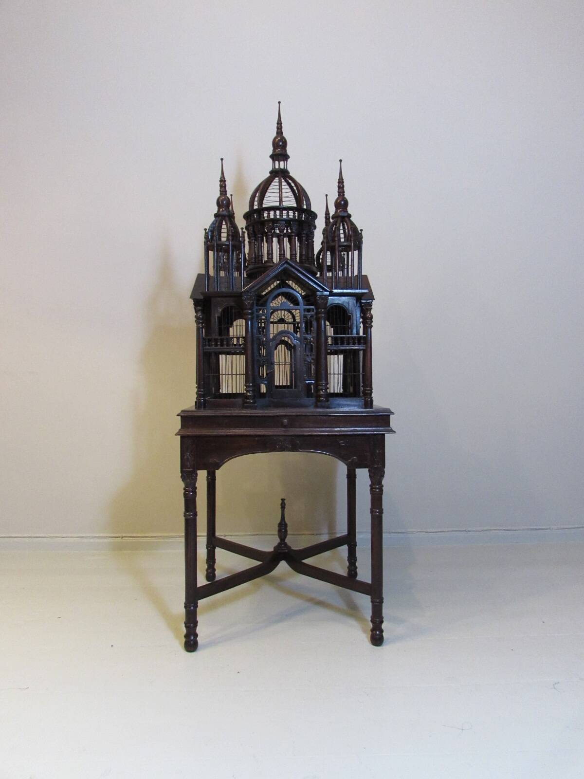 Cage à oiseaux par Maitland Smith