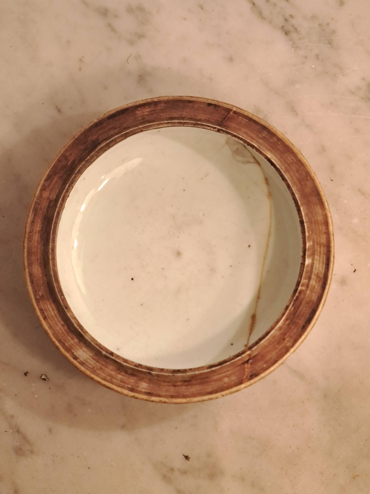 18th-century Chinese pot Qianlong in porcelain