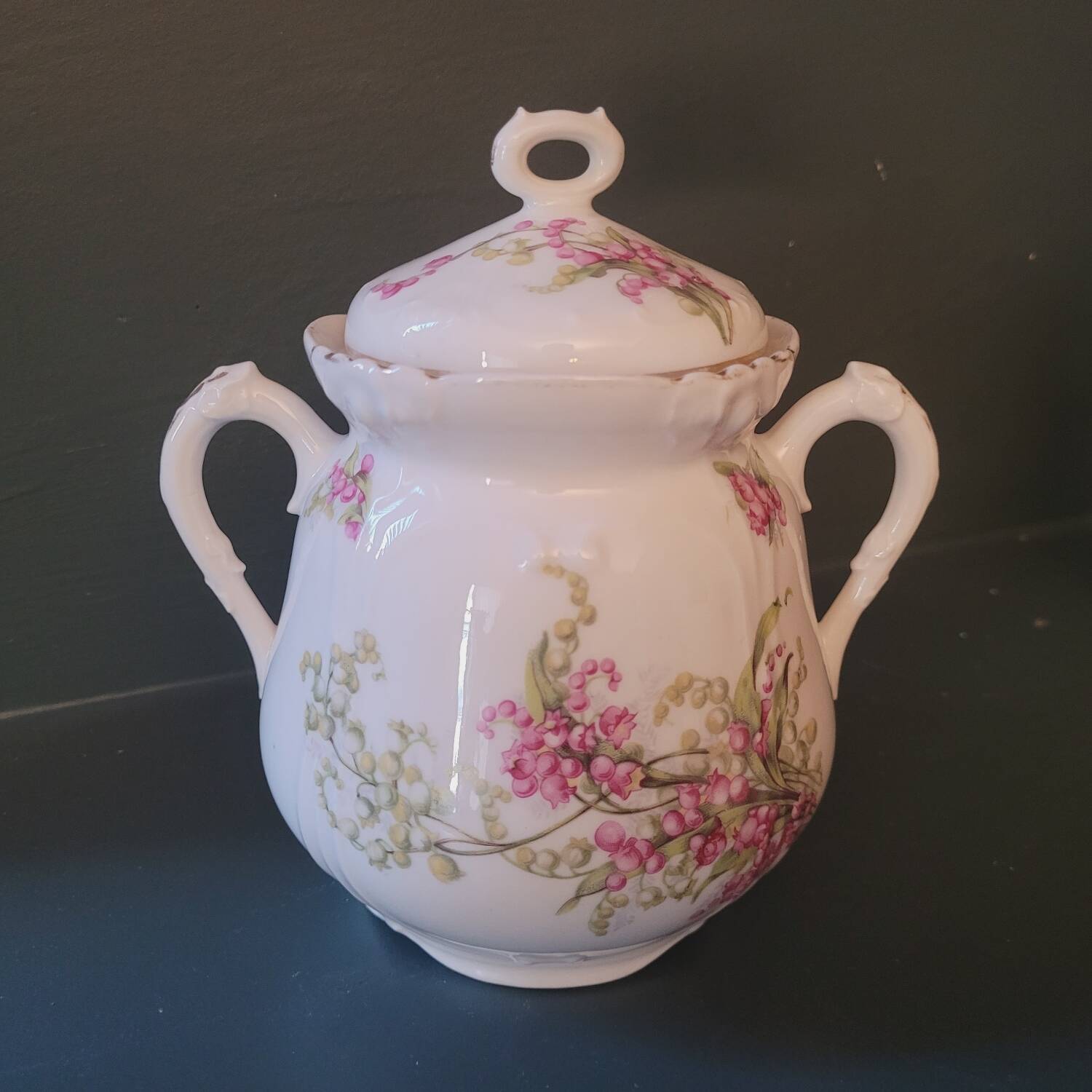 Victorian porcelain sugar bowl
