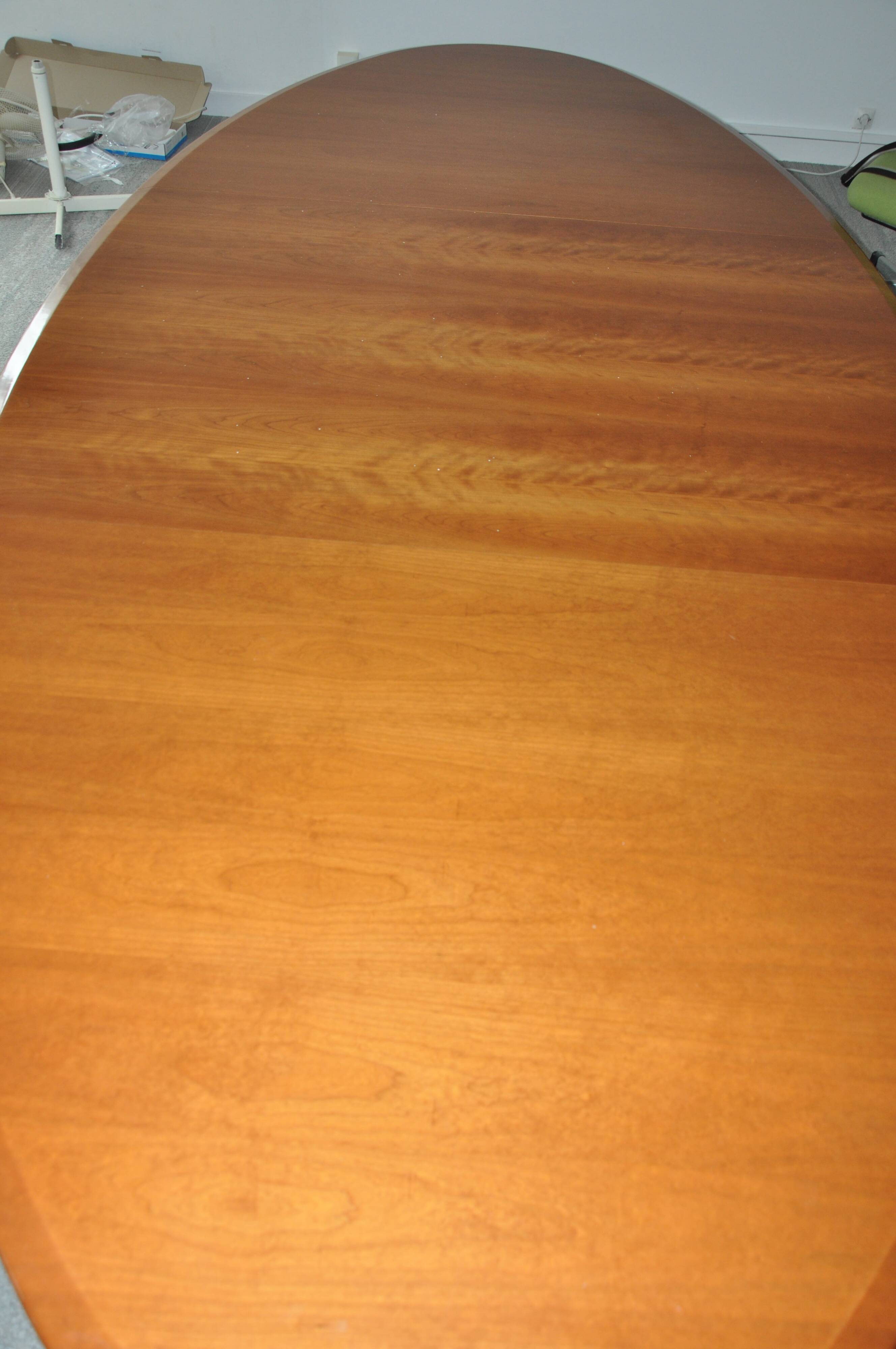 Grande table de conférence