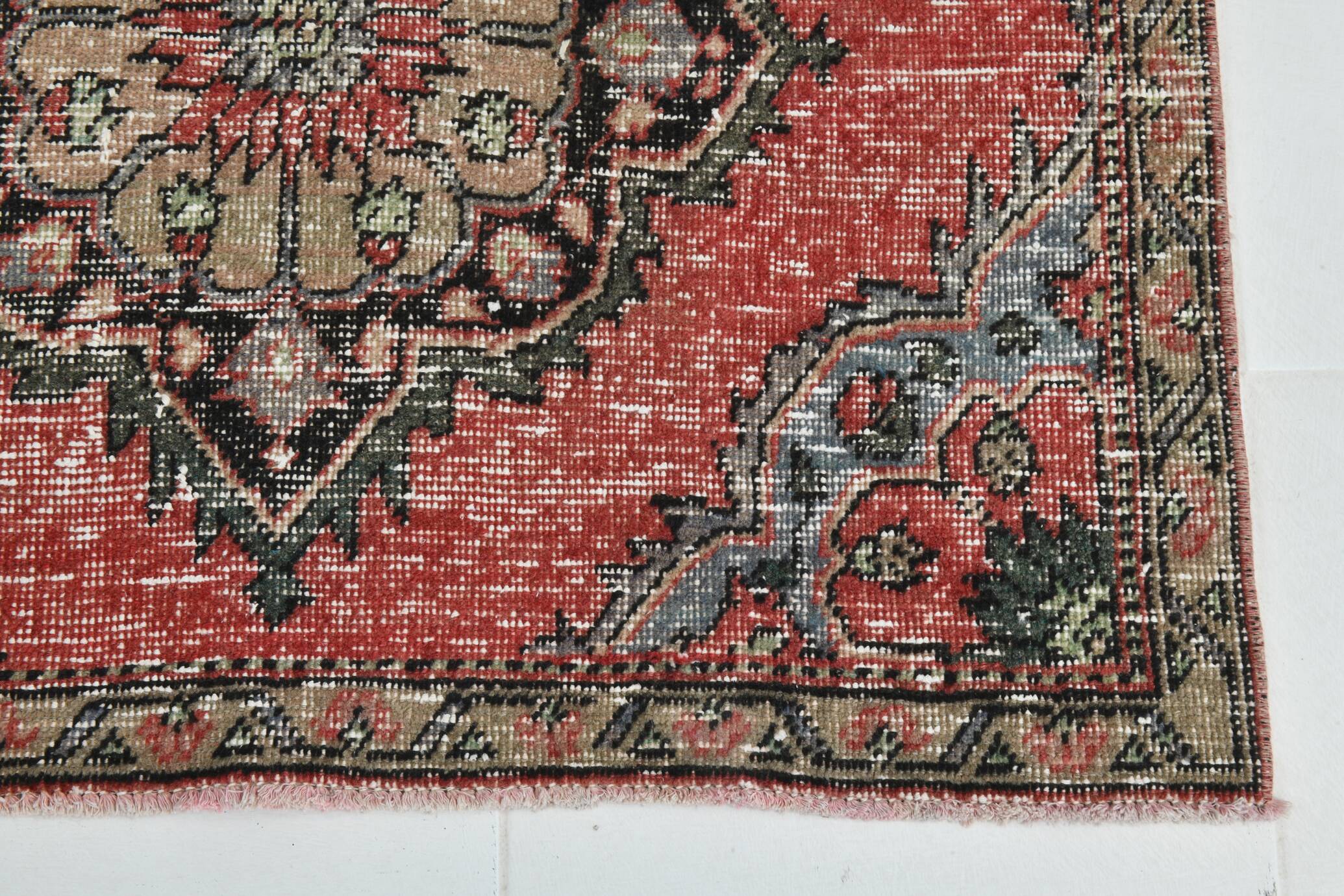 Classic Pattern Red & Green Vintage Runner Rug, 104x344Cm