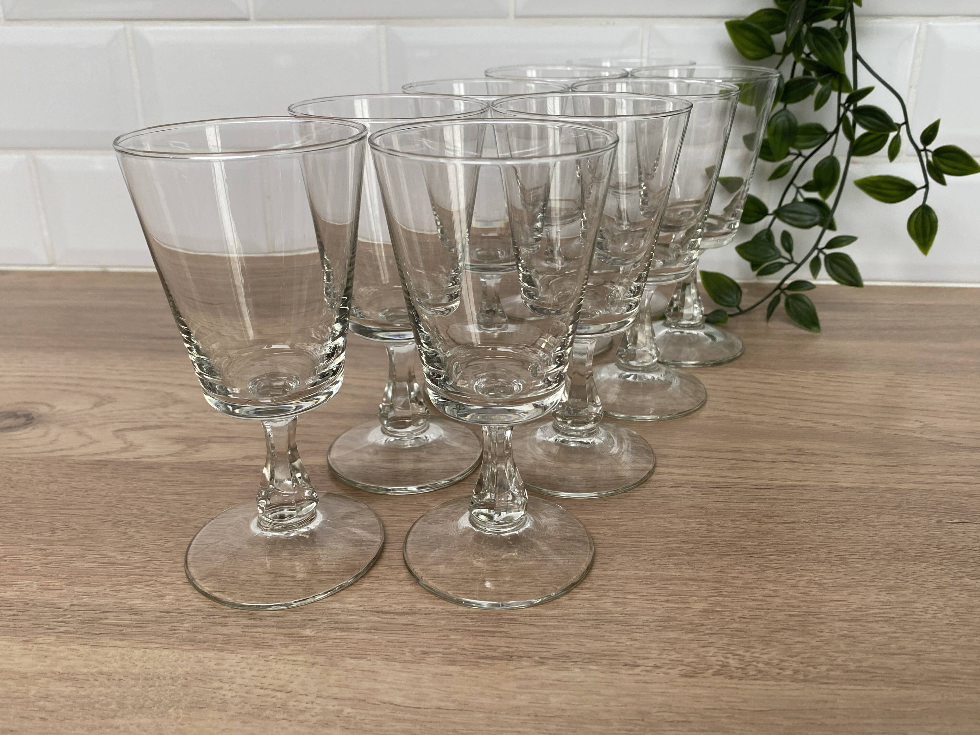 Set of 9 white wine glasses