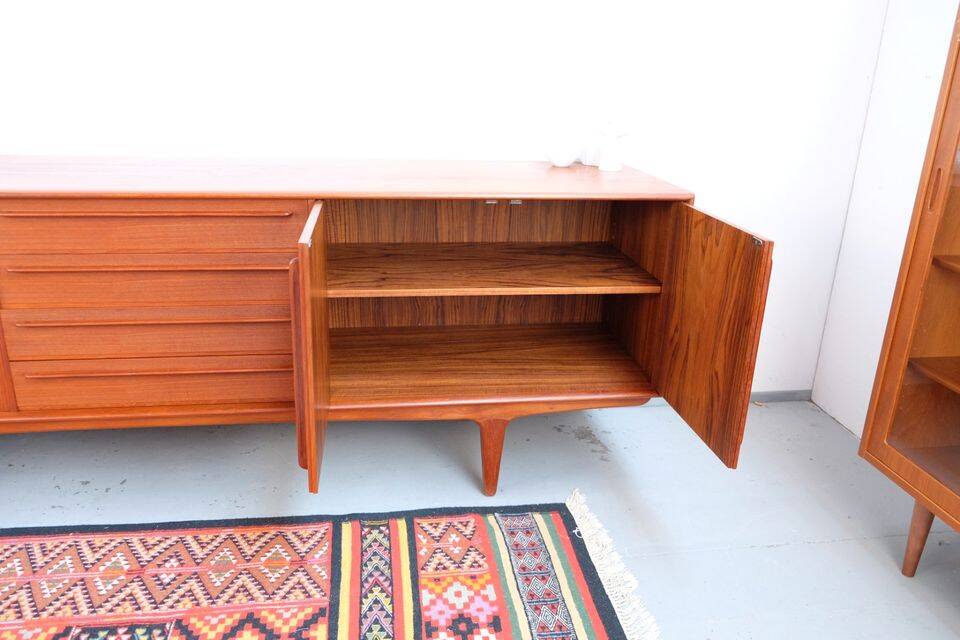 Teak sideboard in 60s/70s style, retro Danish vintage.