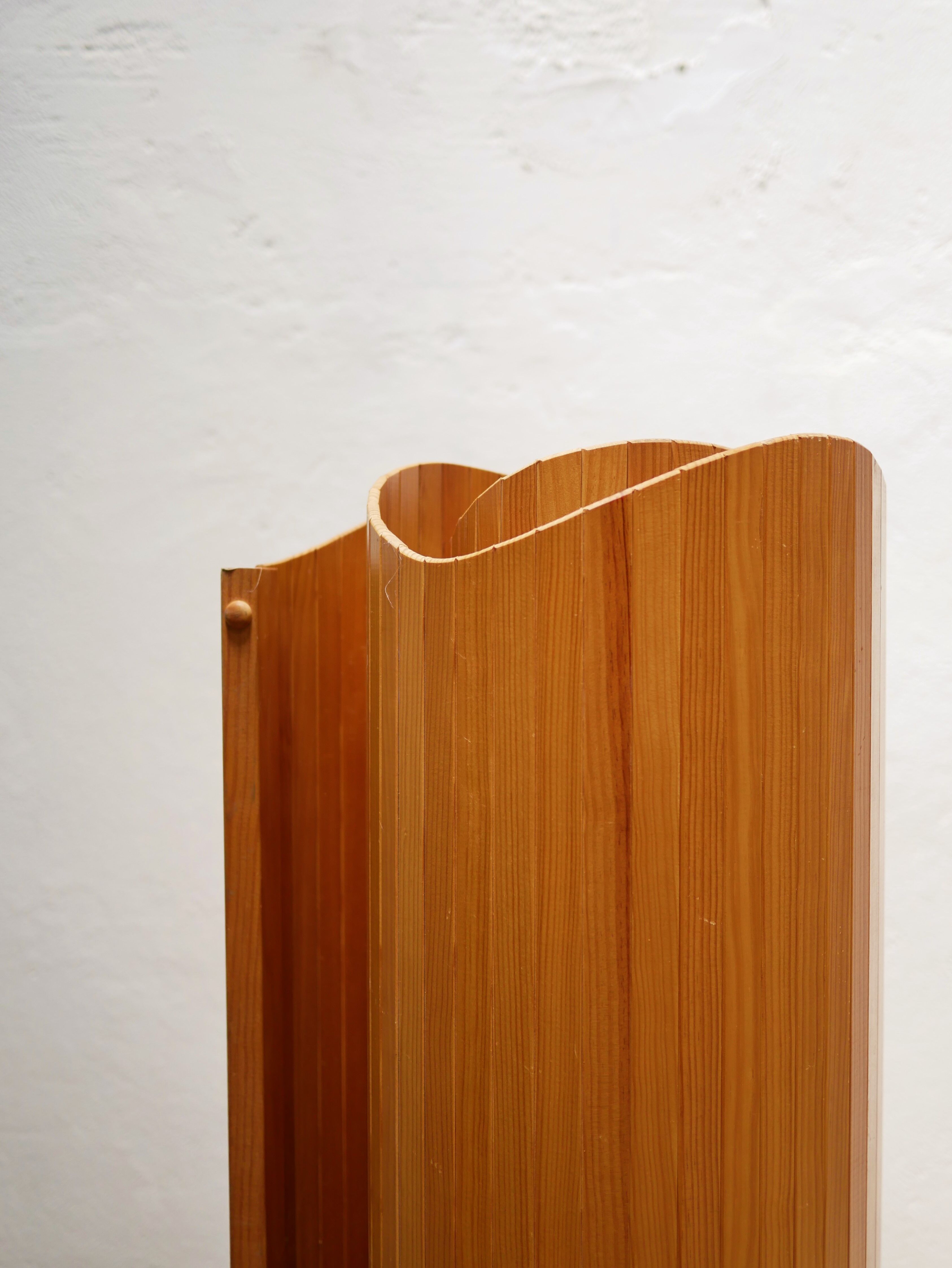 Vintage wooden screen published by Habitat