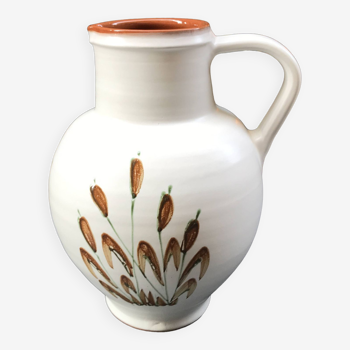 XL ceramic pitcher with reed decor