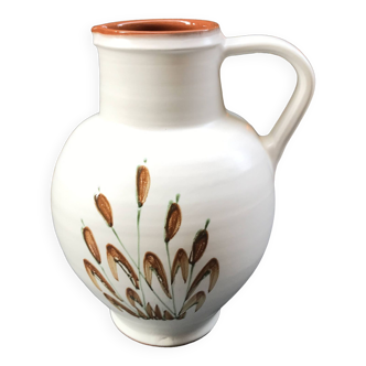 XL ceramic pitcher with reed decor