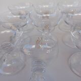 12 coupes à Champagne en cristal de val saint lambert. Service Pied Cloche Uni. Fin XIX Eme.