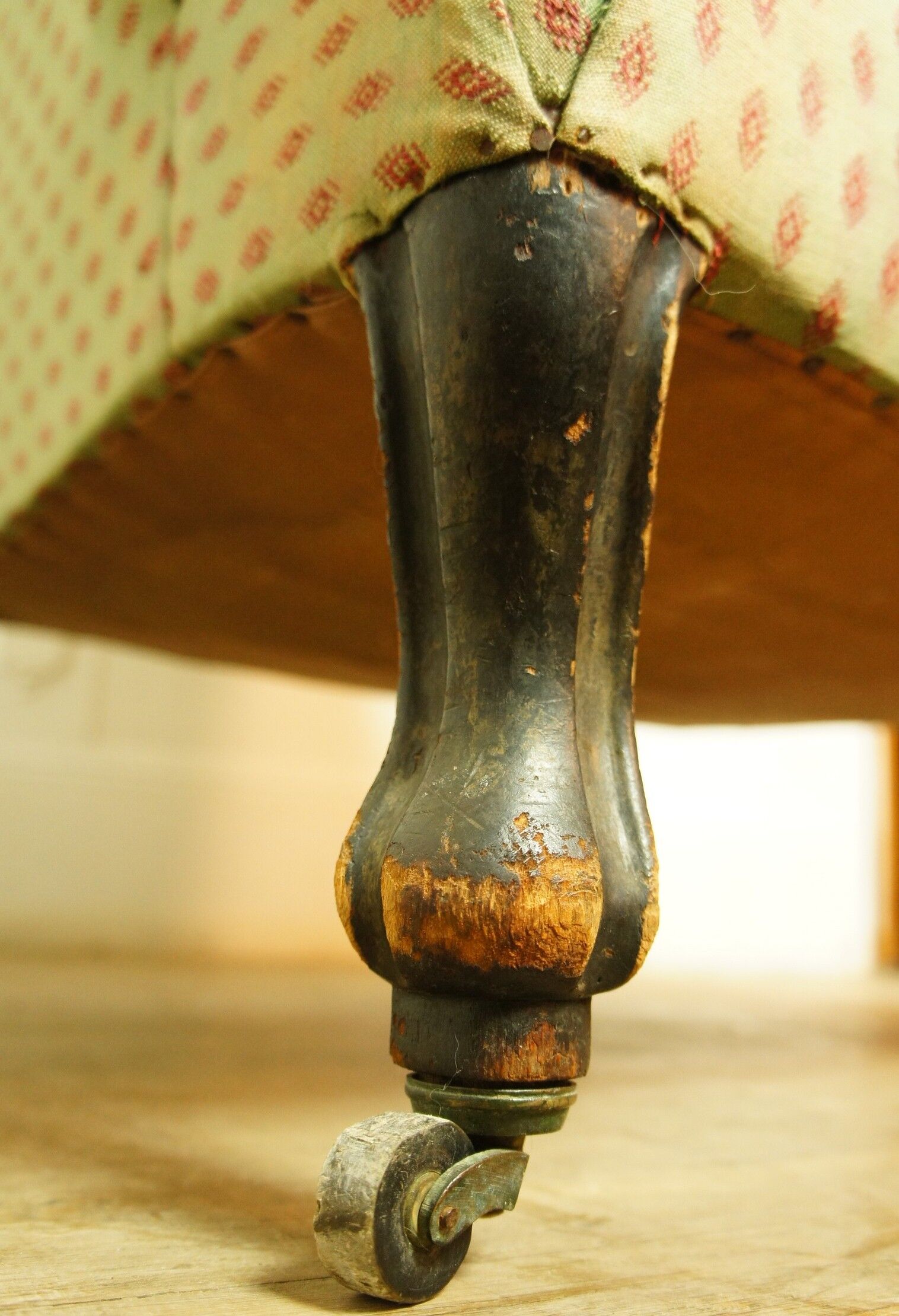 Napoleon III-style shepherdess chair