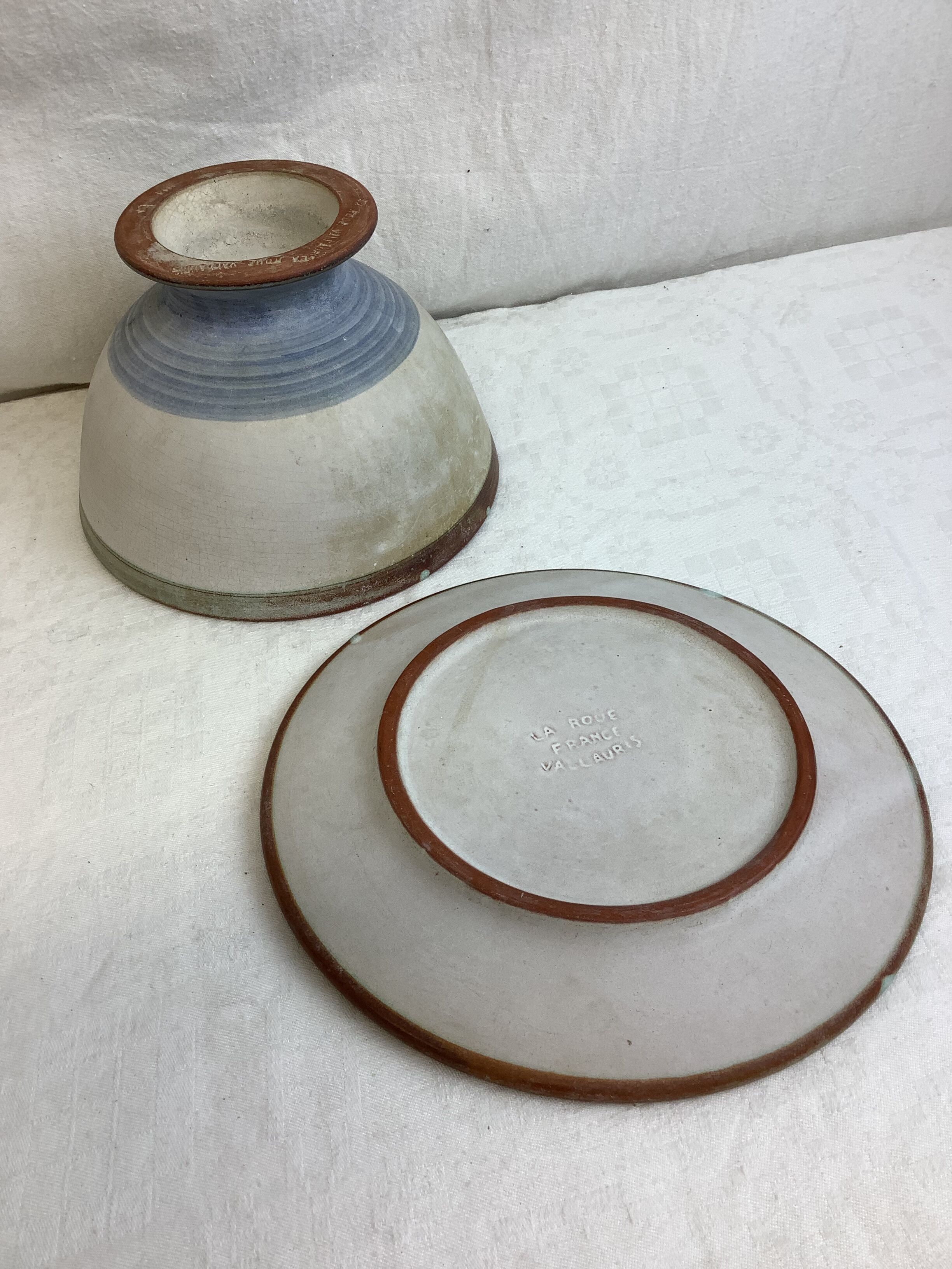 Duo of footed bowl and artisanal plate made in France Vallauris