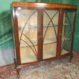 English mahogany showcase from 1920