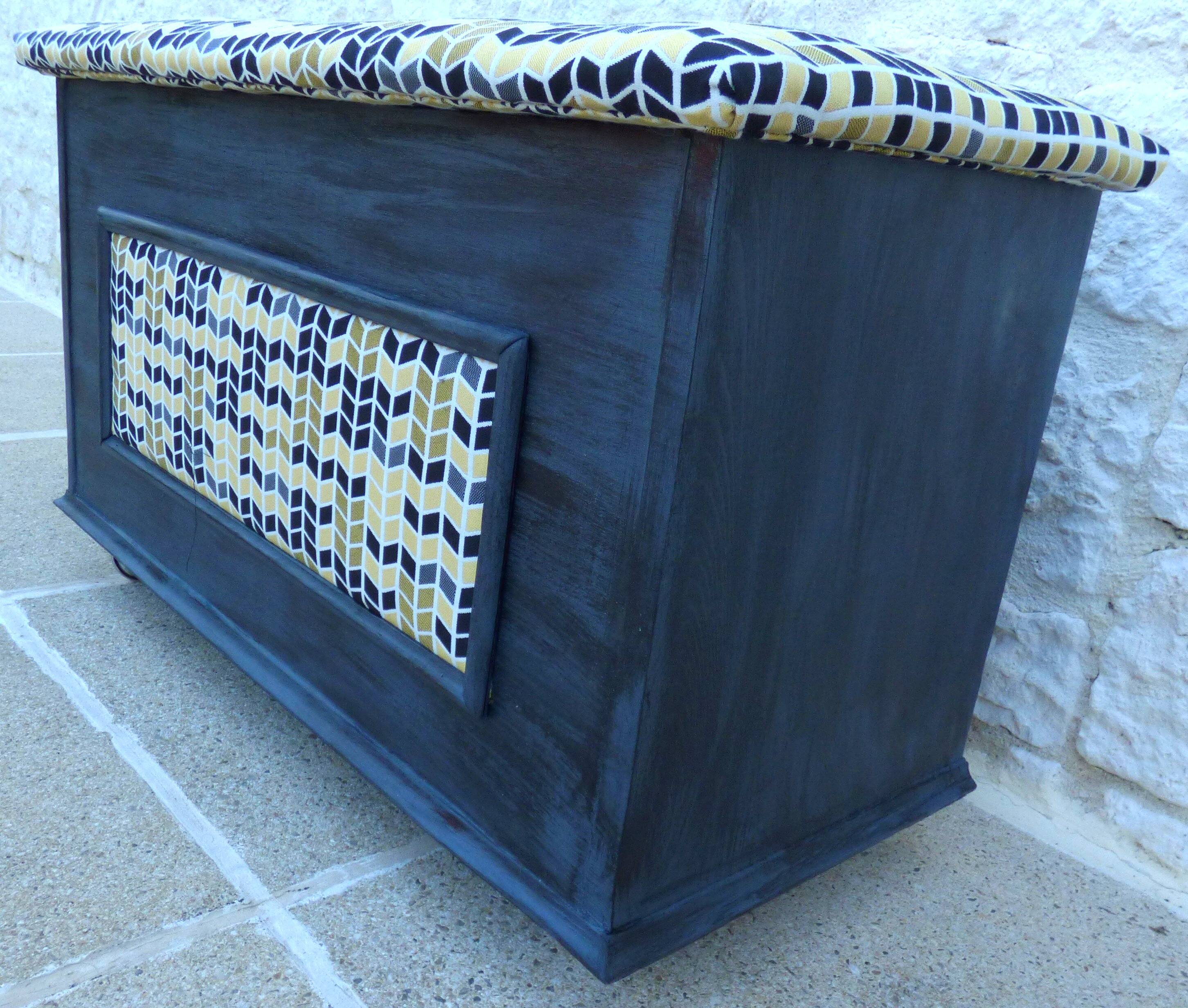 Wooden storage chest or bed end with padded top - Totally real