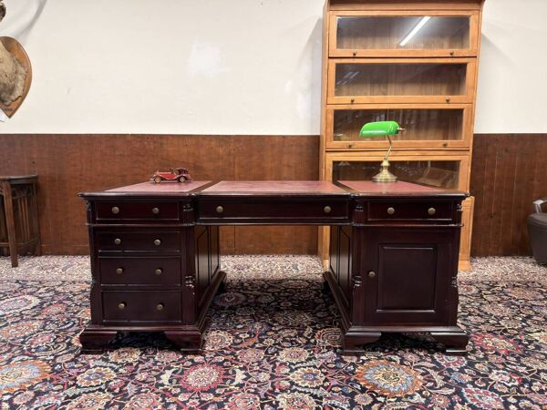 Bureau Chesterfield en anglais Partnerdesk