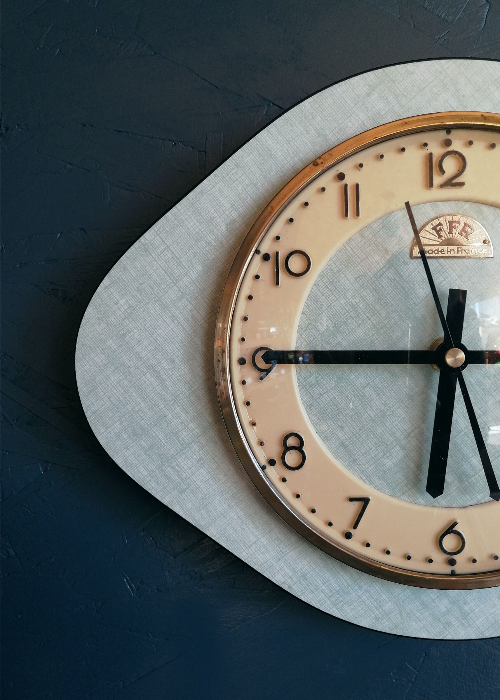 Vintage clock, wall clock "tender green FFR"