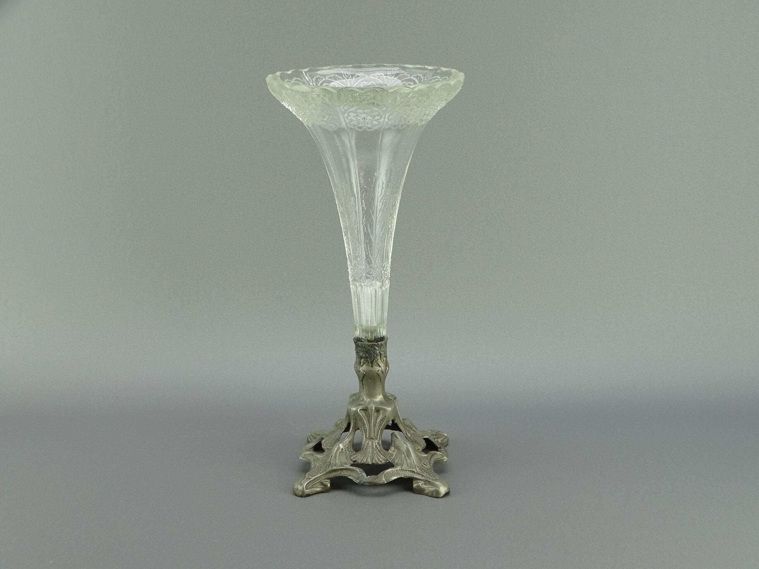 Soliflore in glass pressed on a regulated Art Nouveau base