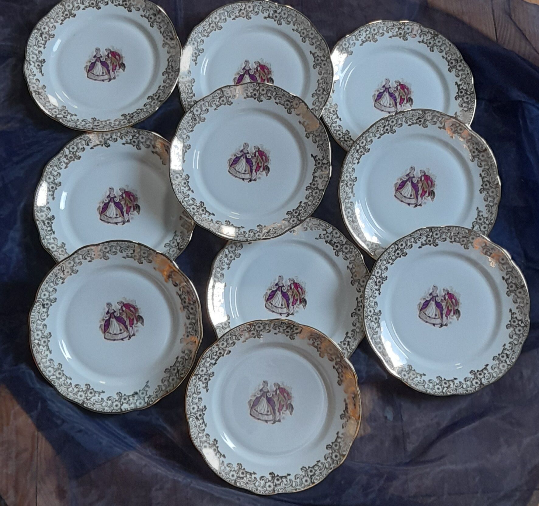 Pastry service / cake 10 dessert plates + 1 main course - FD Chauvigny - France