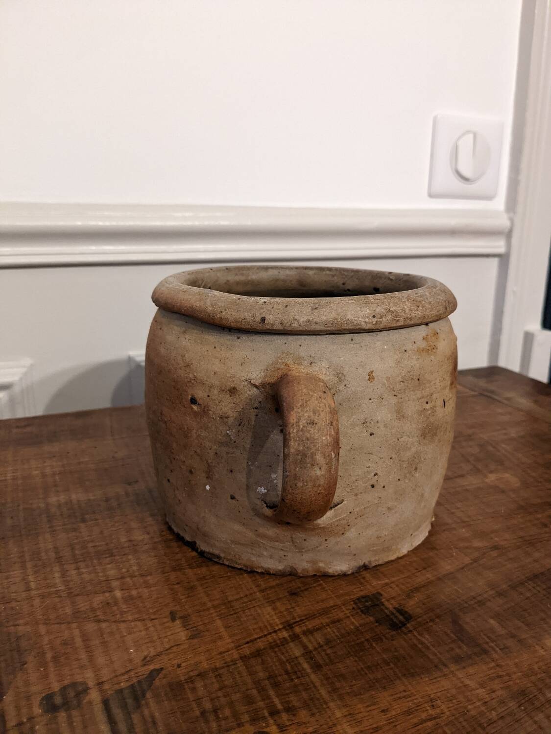 Stoneware pot