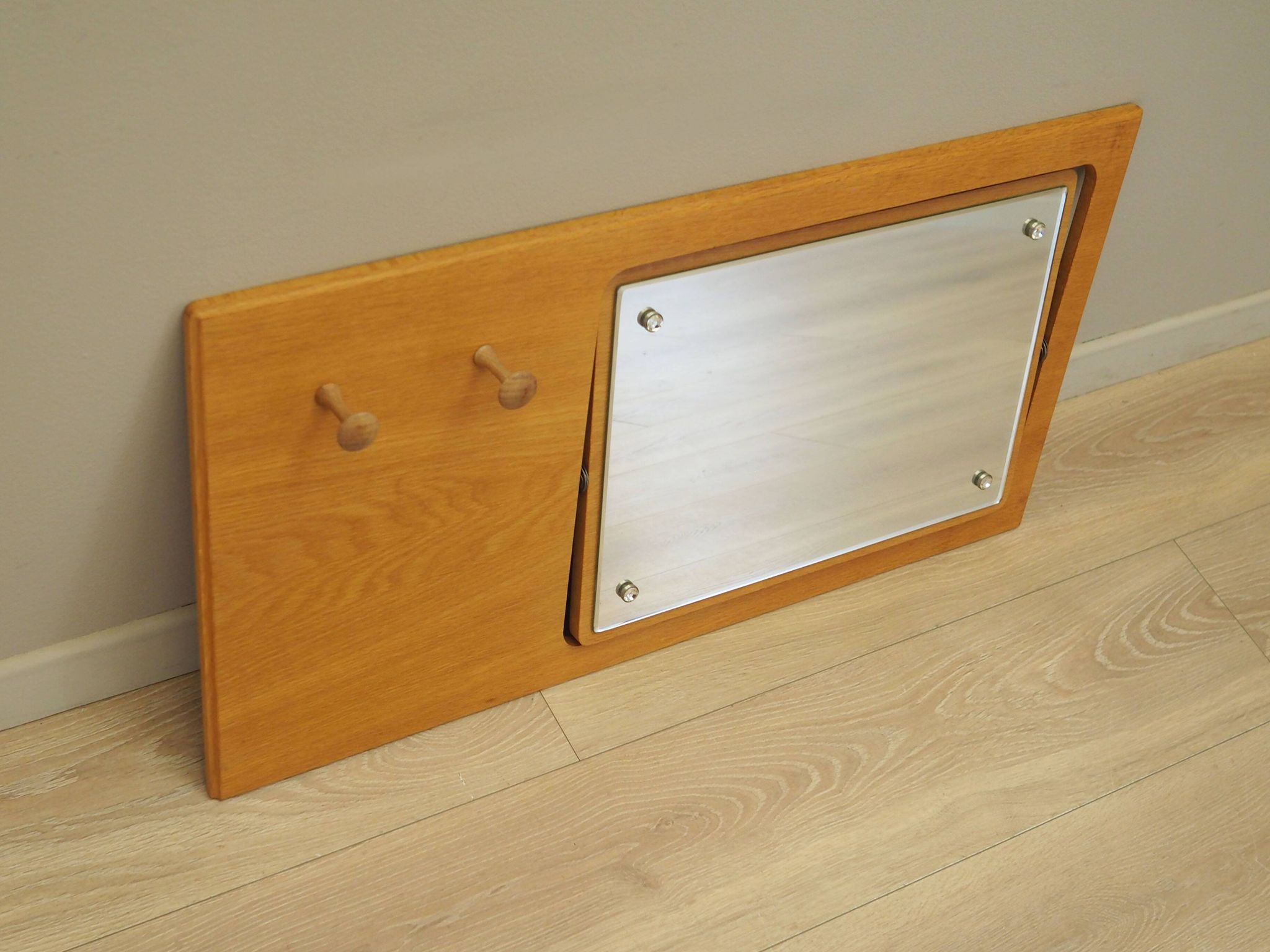 Cintre avec miroir, design danois, années 1980, production : Danemark