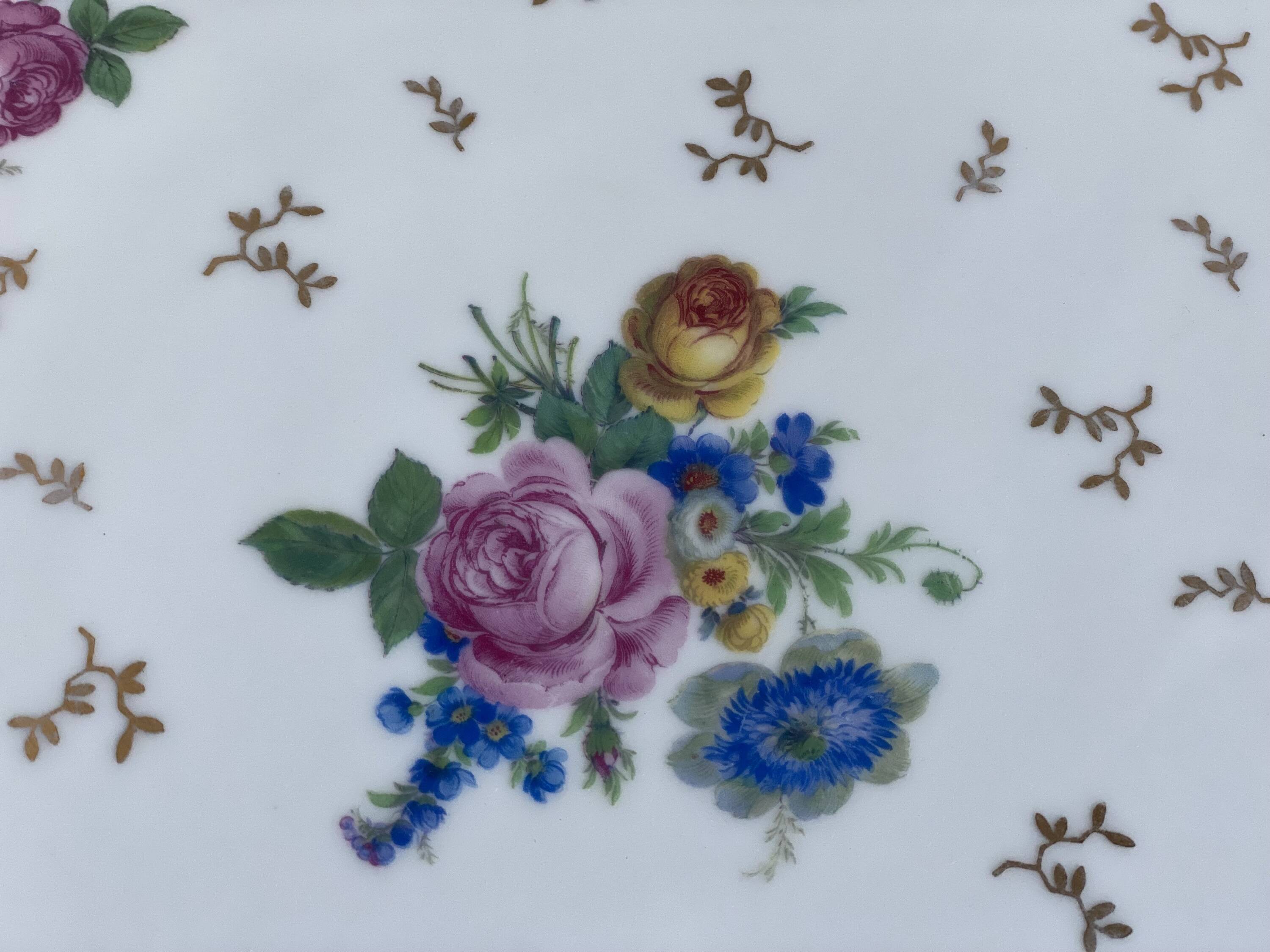 Limoges porcelain pie dish, Art Deco style, flowers and gold