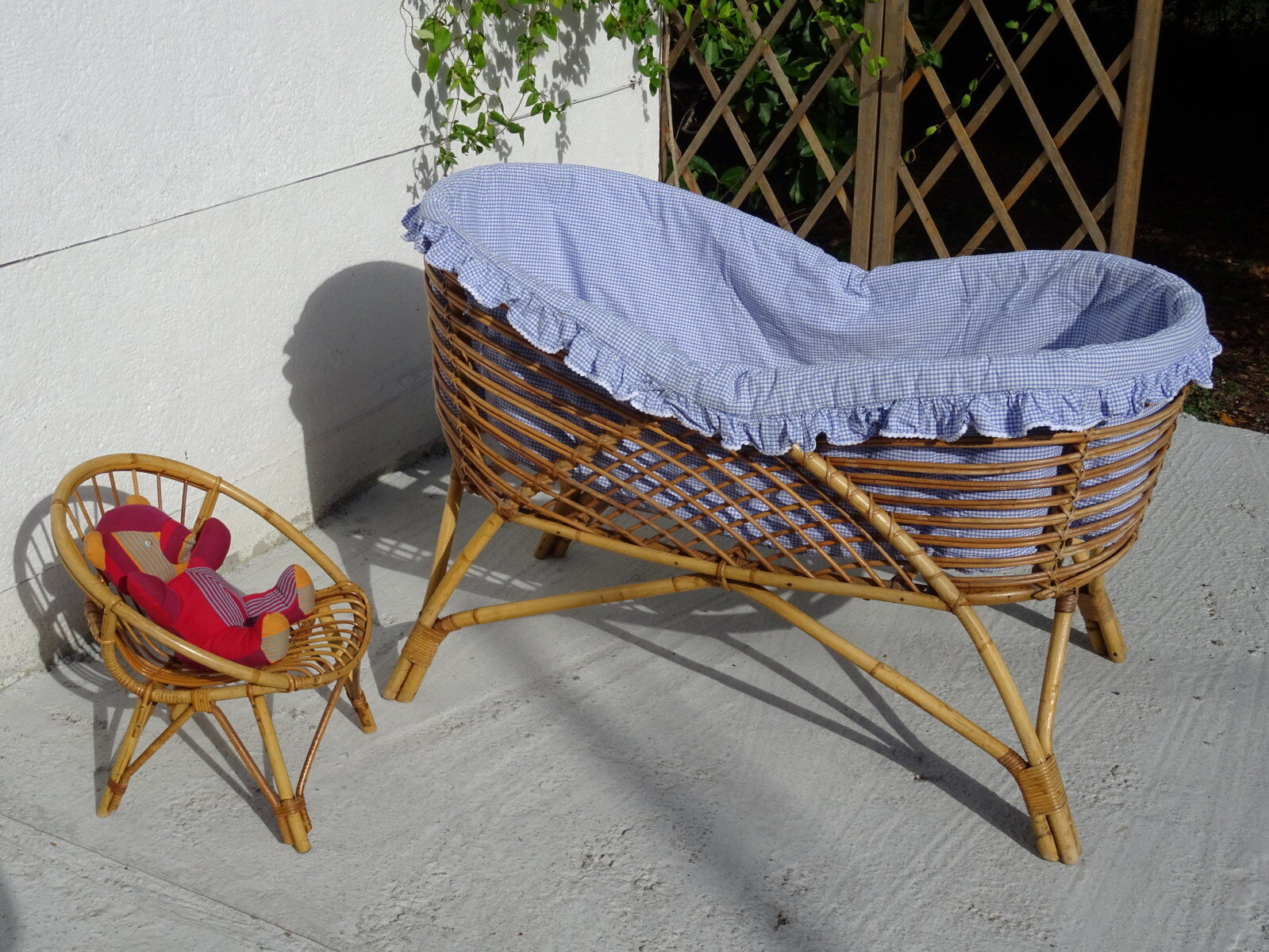 Cradle rattan basket