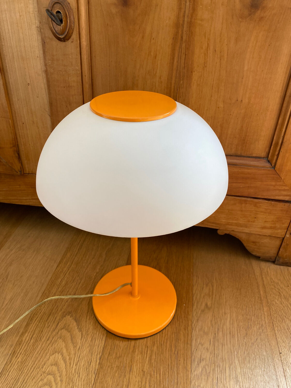 Lampe champignon vintage métal laqué orange et plastique blanc