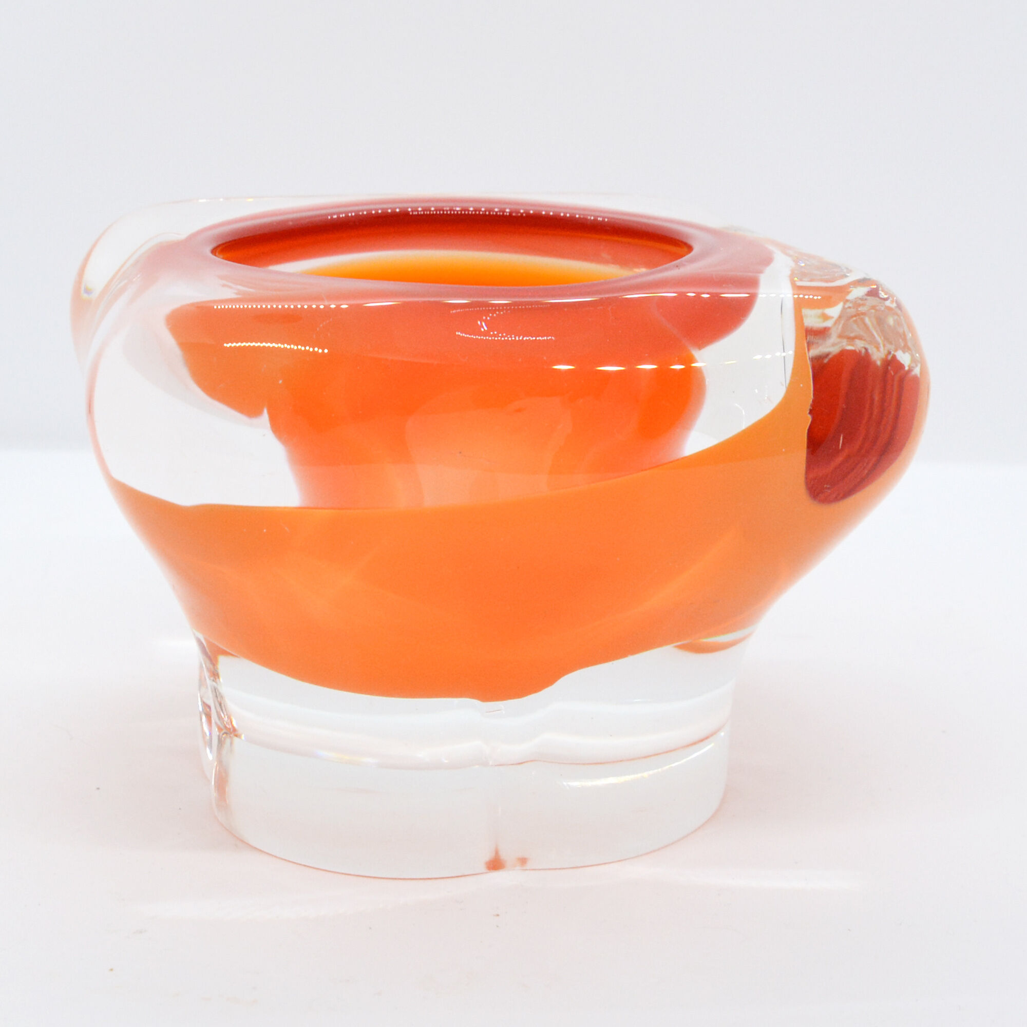 Organic ashtray bowl designed by Karel Wünsch, Czechoslovakia of the 1960s