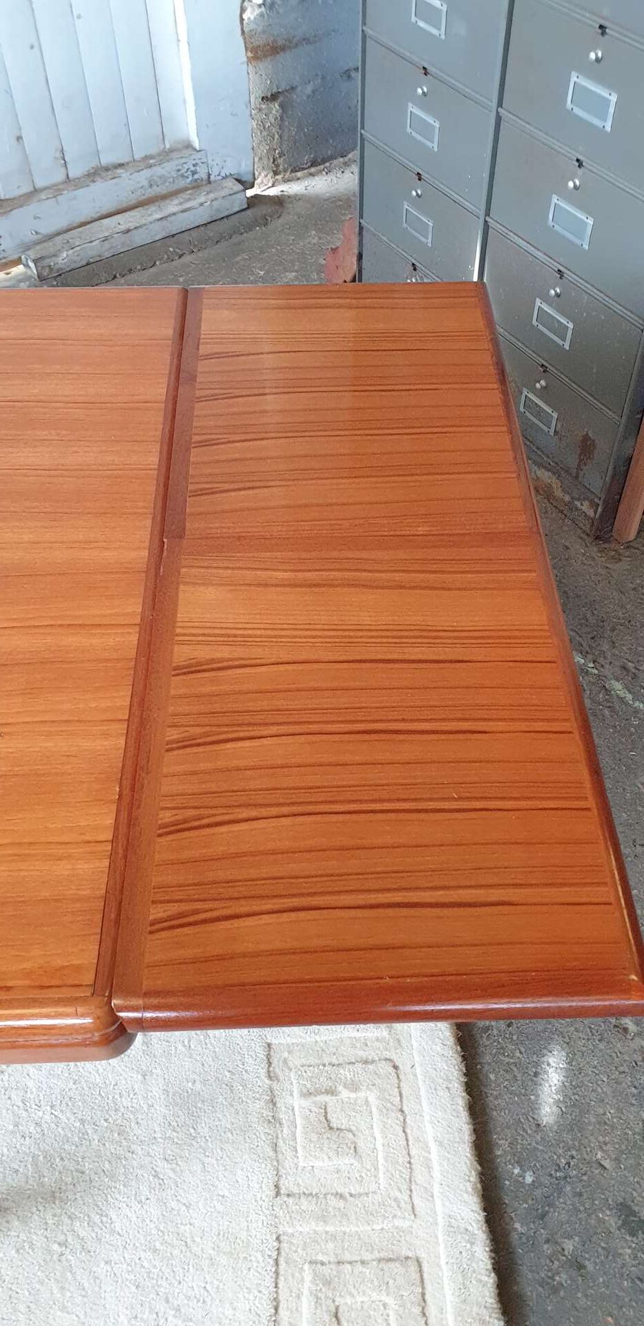Table vintage en teck datant des années 60