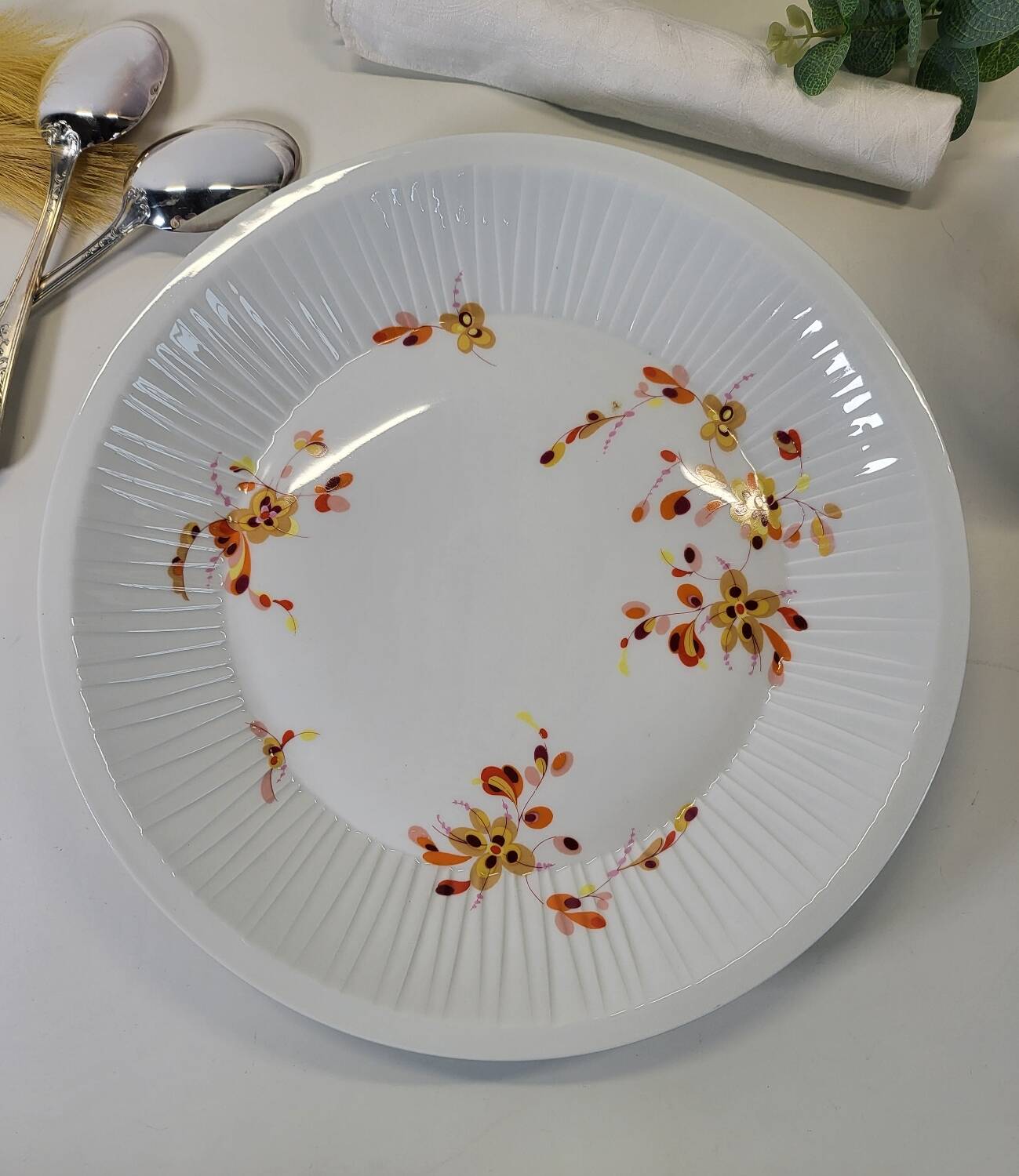 Round, Hollow Serving Dish in Haviland Porcelain, France, Limoges