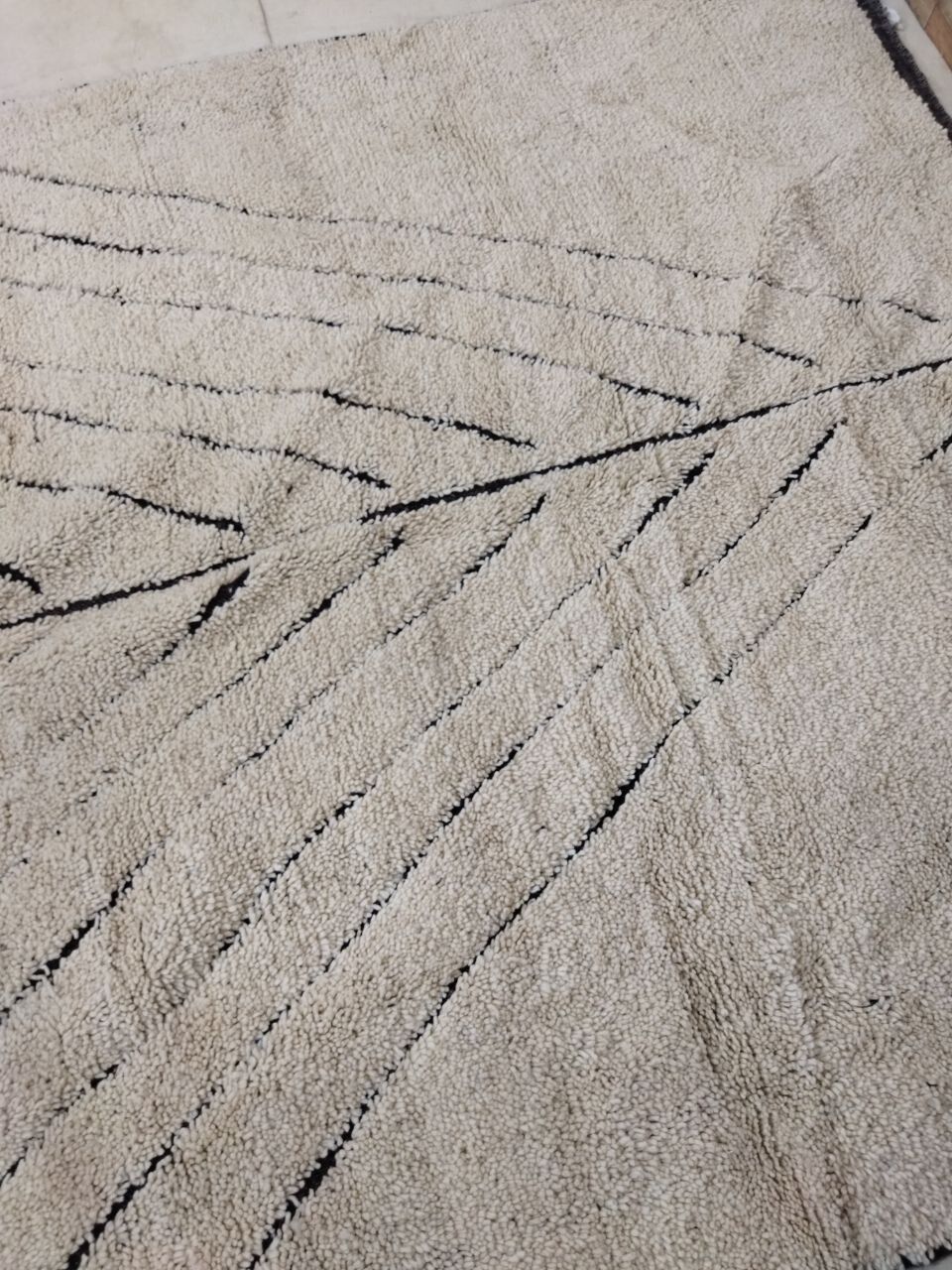 Moroccan berbere carpet 314x205cm