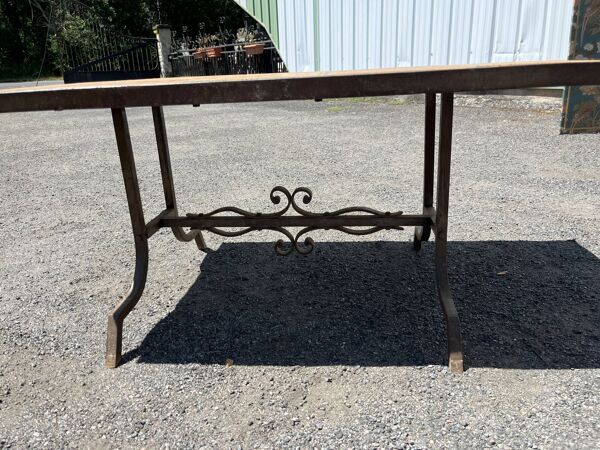 Table de jardin vintage plateau en carreaux céramique piétement fer forgé