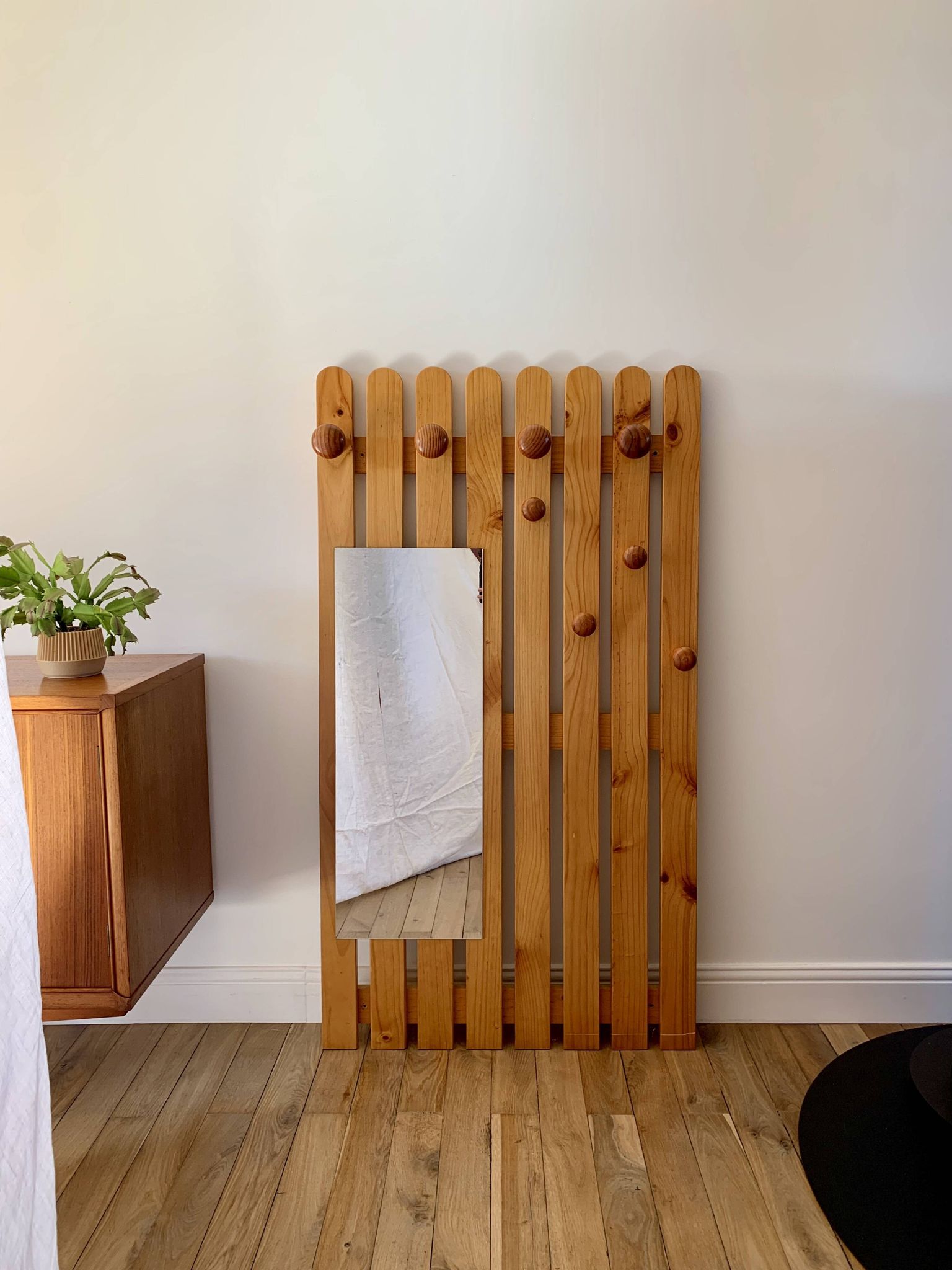cloakroom coat rack mirror in blond pine 70s-80s
